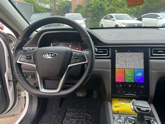 De segunda mano 2020 JAC J7 A5 1.5T 2WD Coche de segunda mano 5 puertas 5 asientos 50-80L Capacidad del tanque de combustible