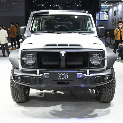 2023 GWM Fuego todoterreno 300 SUV Coche 2.0T Combustible de gasolina 4WD Equipado con faro LED