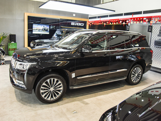 BAIC BJ90 SUV 90% MB GLS450 piezas Velocidad máxima 245KM/h Potencia máxima 300-400PS Gran descuento