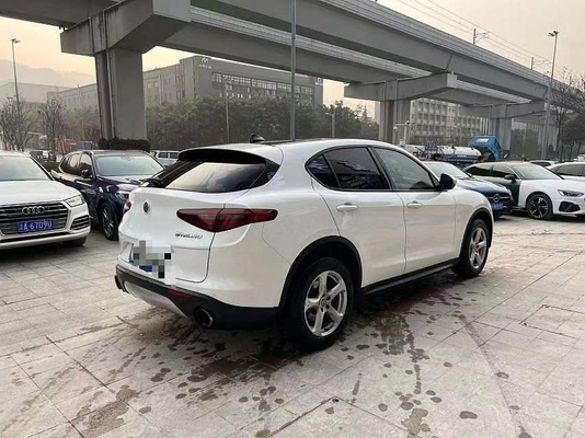Capacidad de tanque de 64L Alfa Romeo Stelvio Q4 Sport Suv en buenas condiciones Velocidad máxima 230KM/h