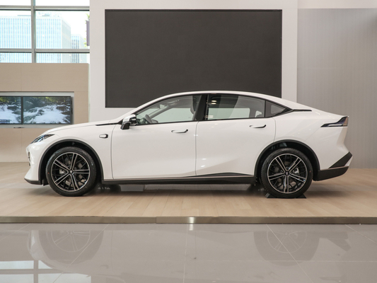 2022 Changan SL03 Batería de litio Coche eléctrico 515km Rango 190KW Potencia del motor en línea