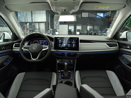 No hay rack de techo 2023 Volkswagen Bora 280TSL DSG Zunxing Edición 4 puertas 5 asientos sedán
