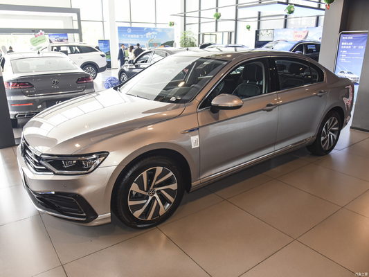 116KW potencia total del motor 2022 Magotan híbrido enchufable GTE de lujo de 4 puertas y 5 asientos