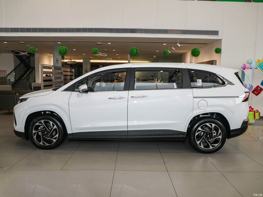 2022 Dirección izquierda 207T GDi 5 puertas 7 asientos MPV Automóvil de gasolina con sistema de entretenimiento del coche