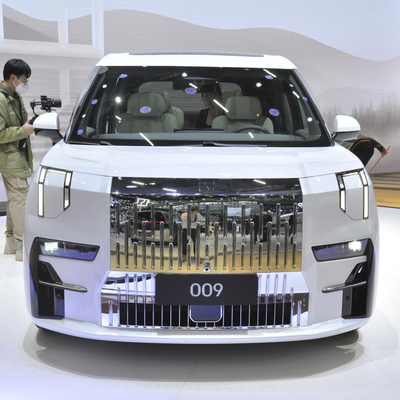 Ajuste eléctrico del asiento del copiloto 2022 Geely Zeekr 009 MPV WE ME 702KM 822KM EV Car