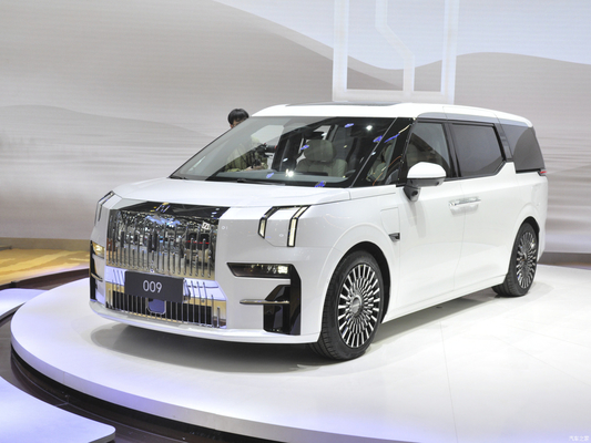 Ajuste eléctrico del asiento del copiloto 2022 Geely Zeekr 009 MPV WE ME 702KM 822KM EV Car