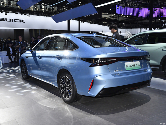 2024 Chery Fengyun A8 Vehículo eléctrico híbrido enchufable con rango eléctrico puro de 106KM