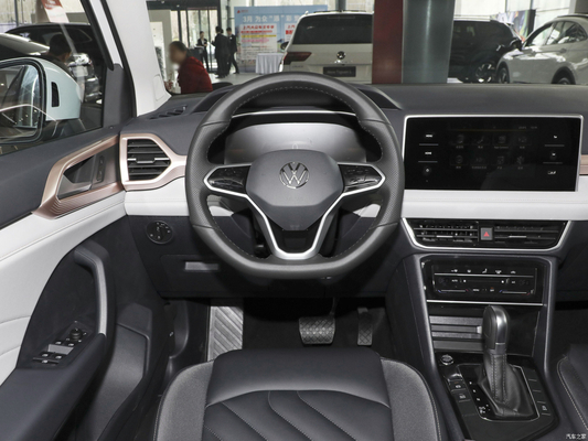 2023 Volkswagen Tharu 300TSI 2WD Moon Version SUV con aire acondicionado automático