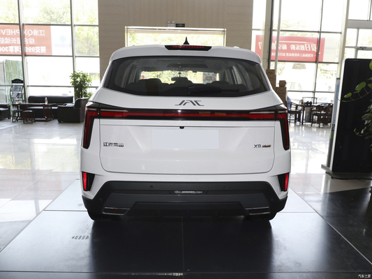 2024 Jac X8 Plus 7 plazas faro LED SUV de gasolina con una capacidad de tanque de combustible de 50-80L