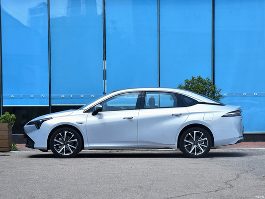 70 Zhijia GAC Aion S Plus Limousine 4810 * 1880 * 1515mm 510KM de largo alcance coche eléctrico para su