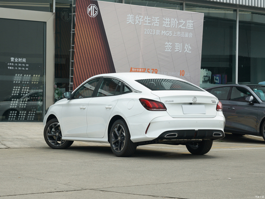 Aire acondicionado automático Mg5 2023 300TGI DCT sedán de 4 puertas y 5 plazas con velocidad máxima de 200 KM/h