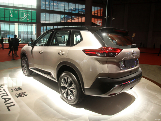 Combustible híbrido Nissan X-trail E-power 2023 Coche Gasolina Conducción eléctrica Dual motor 4x4 SUV ABS