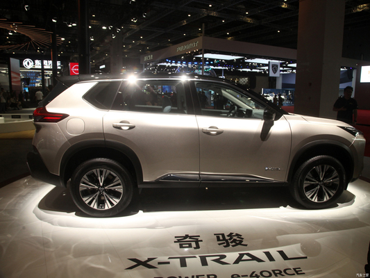 Combustible híbrido Nissan X-trail E-power 2023 Coche Gasolina Conducción eléctrica Dual motor 4x4 SUV ABS