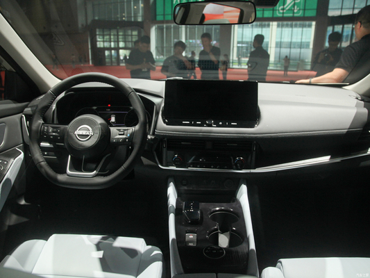 Combustible híbrido Nissan X-trail E-power 2023 Coche Gasolina Conducción eléctrica Dual motor 4x4 SUV ABS