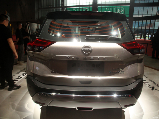 Combustible híbrido Nissan X-trail E-power 2023 Coche Gasolina Conducción eléctrica Dual motor 4x4 SUV ABS