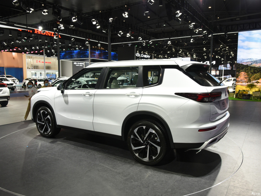 Sistema de dirección eléctrica 2023 Mitsubishi Outlander 1.5T SUV Zunyao con tracción en las cuatro ruedas