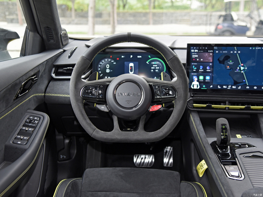 2023 Lynk Co 03 2.0TD Sedan automático 5 asientos 5 bolsas de aire TPMS incluido Velocidad máxima 250KM