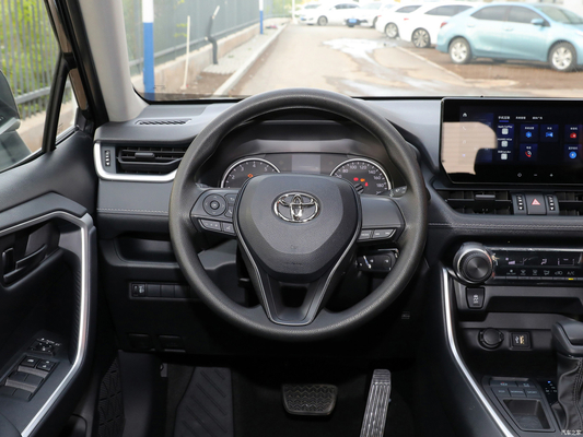 Toyota Wildlander 2.0L de 2023 versión líder con volante multifunción