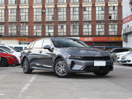 Suspensión delantera Macpherson Presentado en el 2021 Kia K5 270T CWD Moderno Version Sedan