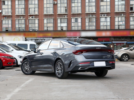Suspensión delantera Macpherson Presentado en el 2021 Kia K5 270T CWD Moderno Version Sedan