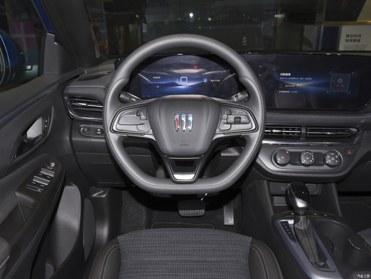 Buick Envista 1.5T 5 puertas 5 asientos coche de transporte con tamaño de neumático R18 y pantalla táctil