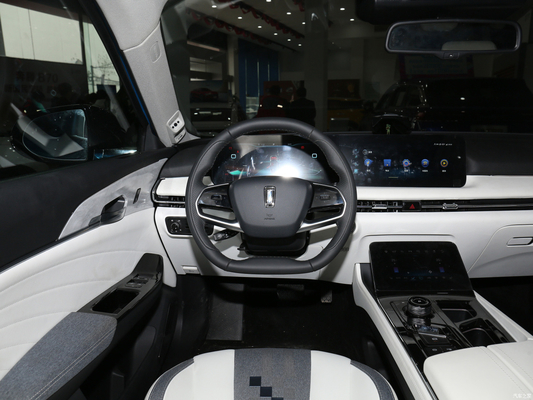 2020 SUV Limousine Pentium E01 con alcance de 450KM y velocidad máxima de 170KM/h 4639*1880*1640mm