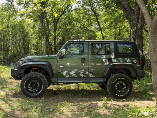 2024 BAIC BJ40 Camión todoterreno multifuncional con retrovisor eléctrico y ESC