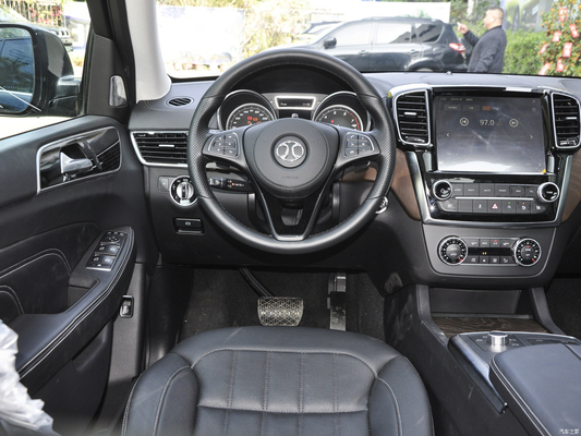2023 Baic BJ90SUV 3.0T Hecho en Shanhe Clásica Edición Suprema TPMS y ESC Instalado