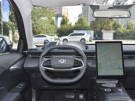 Tipo de combustible Híbrido Changan A05 Híbrido enchufable 5 asientos Tres cajas 2024