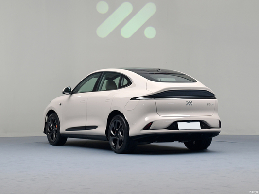 2023 IM LS6 MAX Super Performance Car eléctrico 702KM Rango Super Largo y asientos para 5