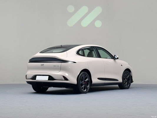 2023 IM LS6 MAX Super Performance Car eléctrico 702KM Rango Super Largo y asientos para 5