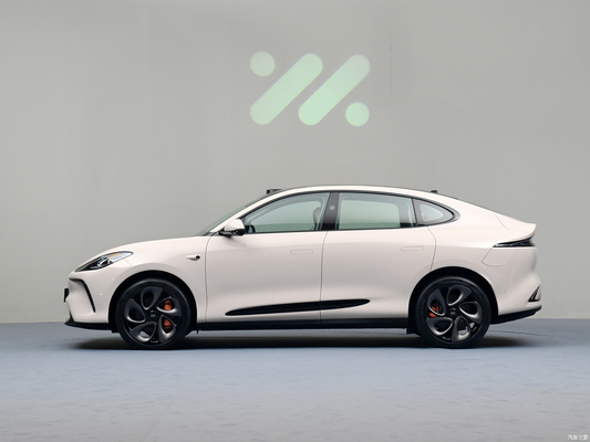 2023 IM LS6 MAX Super Performance Car eléctrico 702KM Rango Super Largo y asientos para 5