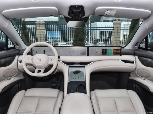 2023 IM LS6 MAX Super Performance Car eléctrico 702KM Rango Super Largo y asientos para 5