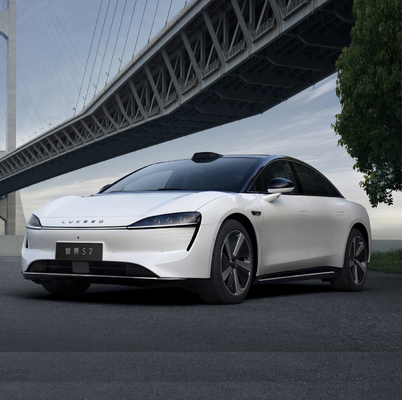 210 KM/h Velocidad máxima Huawei Chery LUXEED S7 Electric Auto Sedan 4 puertas 5 asientos híbrido