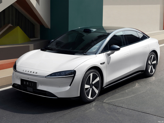 210 KM/h Velocidad máxima Huawei Chery LUXEED S7 Electric Auto Sedan 4 puertas 5 asientos híbrido