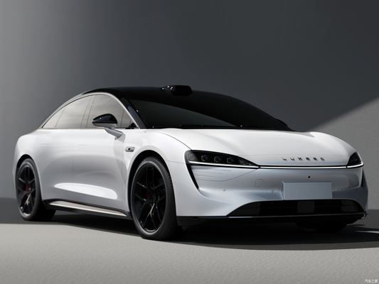 210 KM/h Velocidad máxima Huawei Chery LUXEED S7 Electric Auto Sedan 4 puertas 5 asientos híbrido