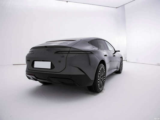 2023 Avatar 12 SUV con doble motor y 425KW de potencia total en el modelo lanzado por Huawei Changan