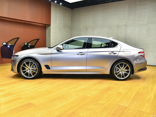 Asientos de cuero y Euro VI Standard Genesis G702023 2.0T Sedan con motor con tracción trasera