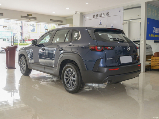 Cómodo 2023 CX-50 SUV de gasolina con retrovisor eléctrico y dirección izquierda