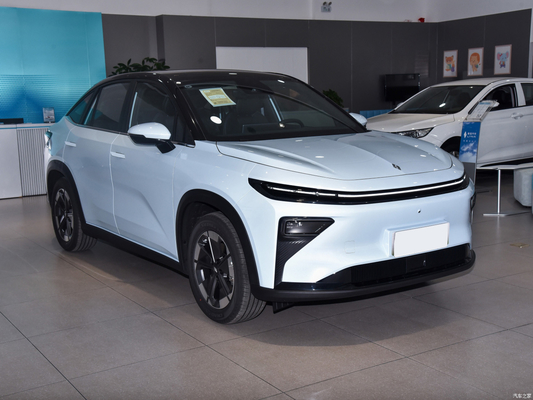 2023 LIVAN7 Chiyue Edition SUV de 5 puertas y 5 asientos con alcance de 450KM y carrocería de 4690*1892*1650mm