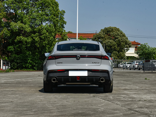 2023 Changan Uni-v 1.5T Hatchback Limousina de gasolina con control de velocidad ACC como imagen