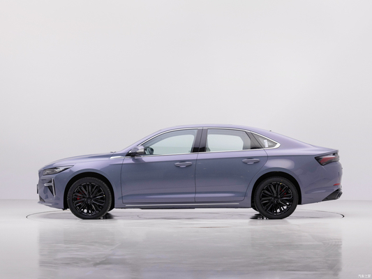 Geely Preface L 1.5TD Sedán híbrido de lujo con 4 cambios hacia adelante y frente 1 trasero 1 radar