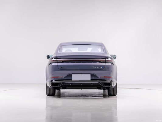 Geely Preface L 1.5TD Sedán híbrido de lujo con 4 cambios hacia adelante y frente 1 trasero 1 radar