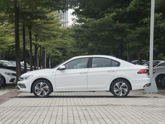 Ajuste eléctrico del asiento del conductor 2023 Bora 200TSI DSG AT Vehículo de combustible compacto de 5 plazas