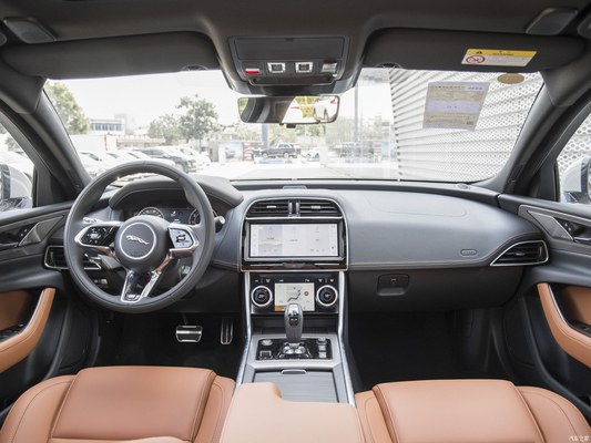 2024 Jaguar XEL 2.0T 250PS Sedán deportivo agresivo con ABS Sí y 8 cambios hacia adelante