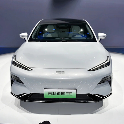Energía eléctrica Geely Galaxy E8 Coche de 4 puertas y 5 asientos con 200KW de potencia y un interior espacioso
