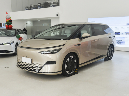 Como imagen Xpeng X9 2024 modelo 702 super larga duración de la batería PRO con 235KW de potencia total del motor