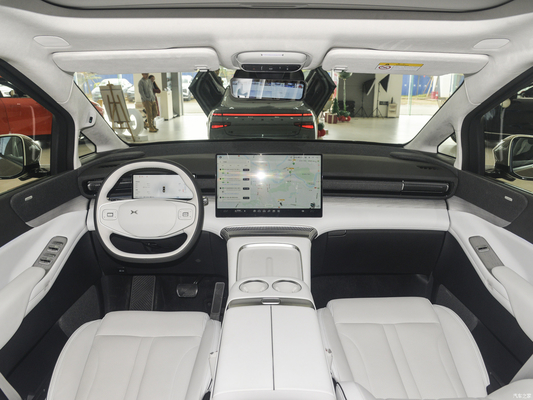 Como imagen Xpeng X9 2024 modelo 702 super larga duración de la batería PRO con 235KW de potencia total del motor