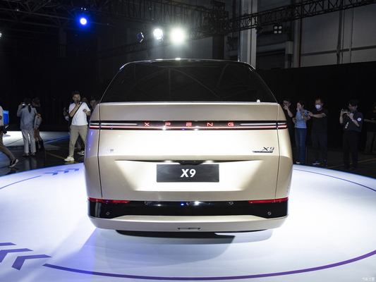 Versión MAX Xpeng x9 4wd 5293*1988*1785 dimensiones y alcance de crucero puramente eléctrico