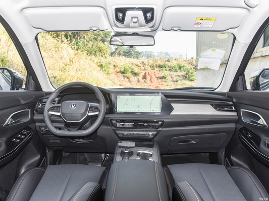2024 Changan X7 Plus 7 asientos coche de gasolina con 1.5T automático velocidad máxima de 190 KM / h